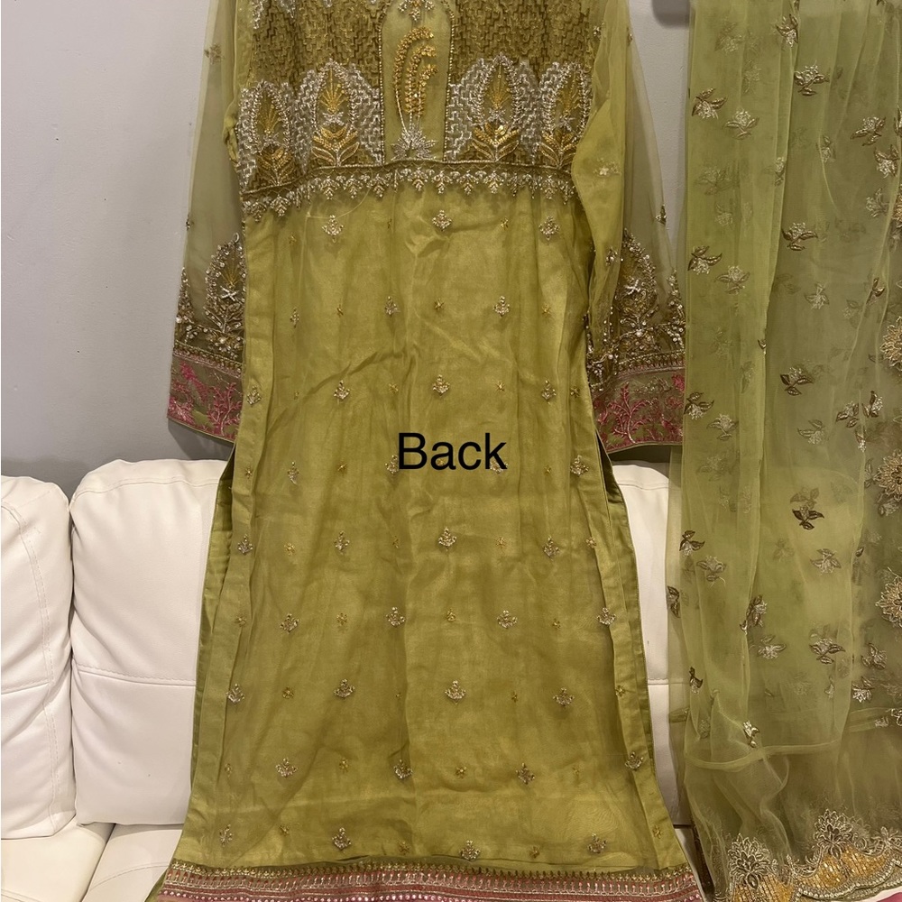 Pakistani Indian zaha branded suit sold - Picture 9 of 14